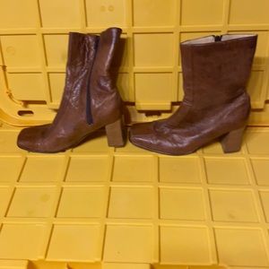 Women’s leather boots